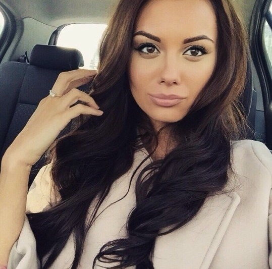 Своей нежностью и опытом я смогу растопить даже самое ледяное сердце. Живу я в красивой Москве, столице страсти и соблазна.
У меня очаровательная внешность и глубокие глаза, в которых ты сможешь утонуть. Мои роскошные формы и гладкая кожа не оставят тебя равнодушным. В моих руках ты почувствуешь себя настоящим мужчиной, я исполню все твои фантазии и желания.
Используя мое нежное тело и опытные руки, я разбуду в тебе мощную энергию и сделаю твои самые скрытые мечты реальностью. Я специализируюсь на различных видов массажа и эротических услугах, которые позволят тебе освободиться от стресса и наполниться новыми силами.
У меня есть довольные и благодарные клиенты, которые всегда возвращаются ко мне снова и снова. Фото, которые ты увидишь у меня на странице - это настоящая я, без фотошопа и обмана. Обещаю тебе незабываемый опыт и море наслаждений.
💌 Жду тебя в Москве, чтобы воплотить в жизнь твои самые смелые мечты. Отзывы о моей работе ты можешь найти на моей странице. Не упусти шанс окунуться в океан наслаждения со мной! 🌟 Оана