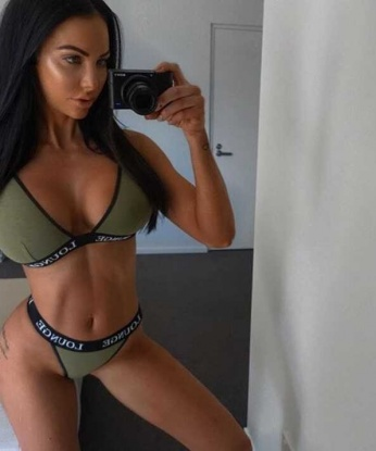 😘 Мои услуги – это твой воплощенный эротический фантазии.🔥 Вместе мы окунемся в мир наслаждения и страсти, где только ты и я. 💋 Я обладаю уникальными возможностями, чтобы доставить тебе настоящий экстаз. 💫 Обещаю, что фото – 100% мои, прекрасный выбор для того, чтобы насладиться мной без ограничений. 📸 Все мои довольные клиенты говорят, что я – настоящая находка! 😉 Жду тебя в Москве, чтобы подарить тебе незабываемые моменты блаженства. 💕 Москва, она знает, как развлечься! 💃🏻 Нина